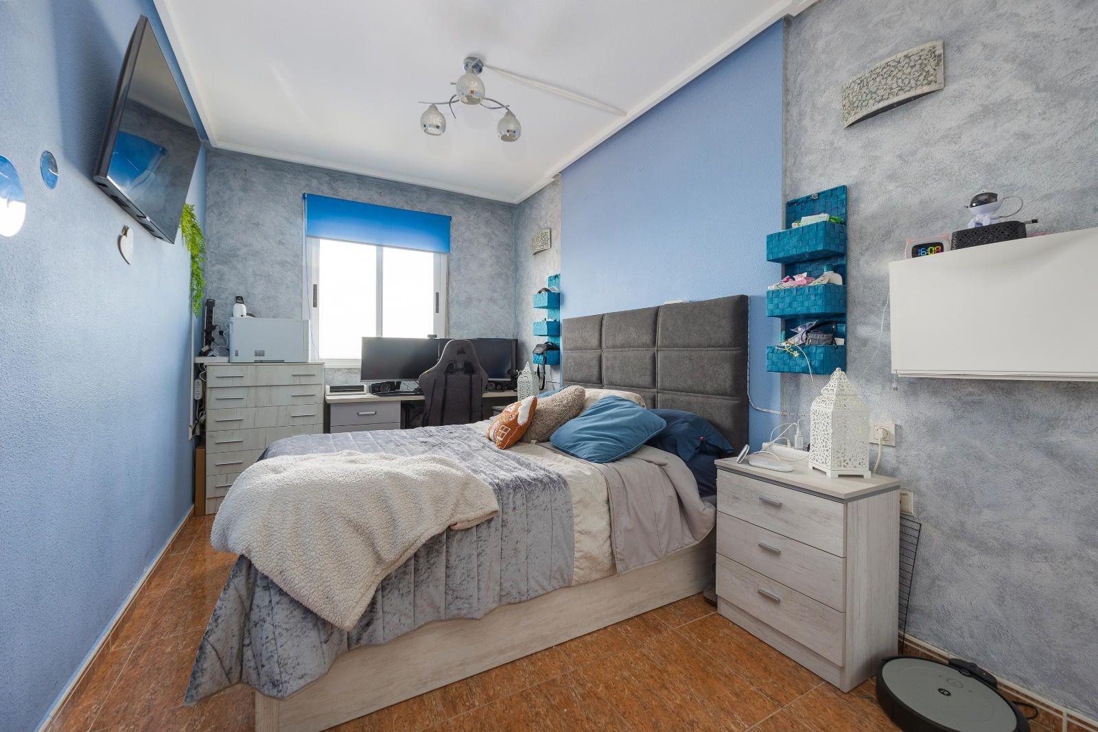 For sale - 2 Bedroom 1 Bathroom Apartment in Torrevieja - Centro  - Alicante