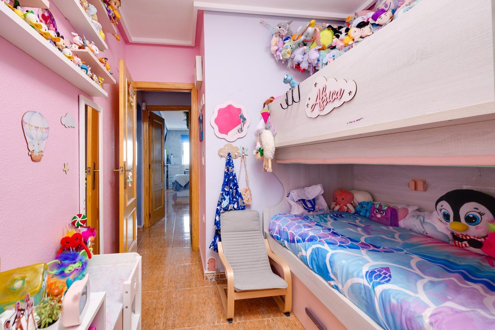 For sale - 2 Bedroom 1 Bathroom Apartment in Torrevieja - Centro  - Alicante