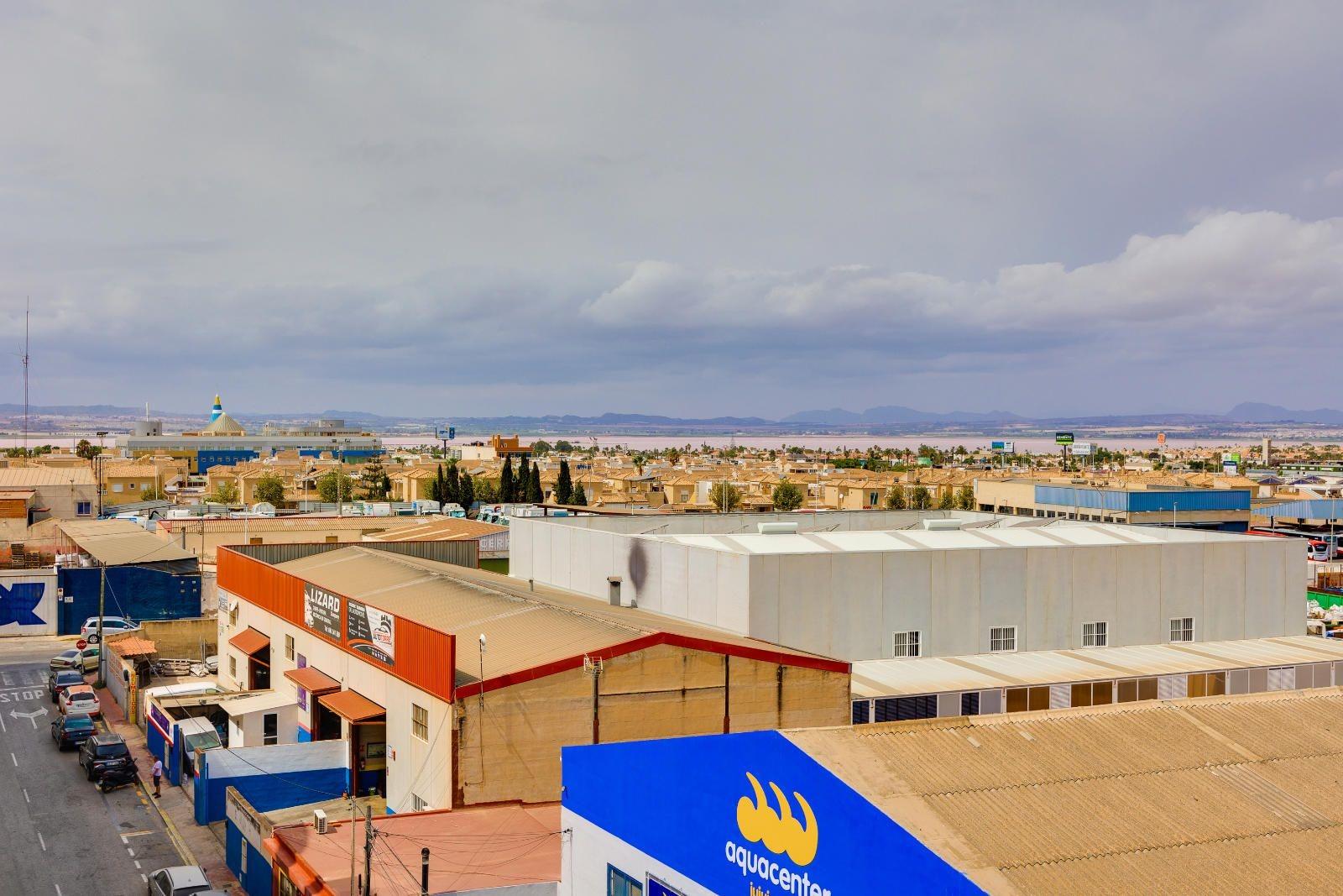 For sale - 2 Bedroom 1 Bathroom Apartment in Torrevieja - Centro  - Alicante