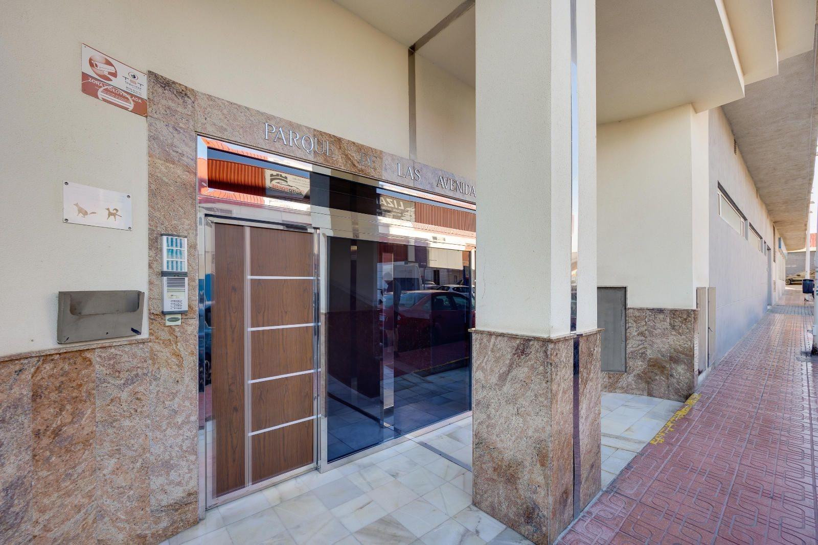 For sale - 2 Bedroom 1 Bathroom Apartment in Torrevieja - Centro  - Alicante
