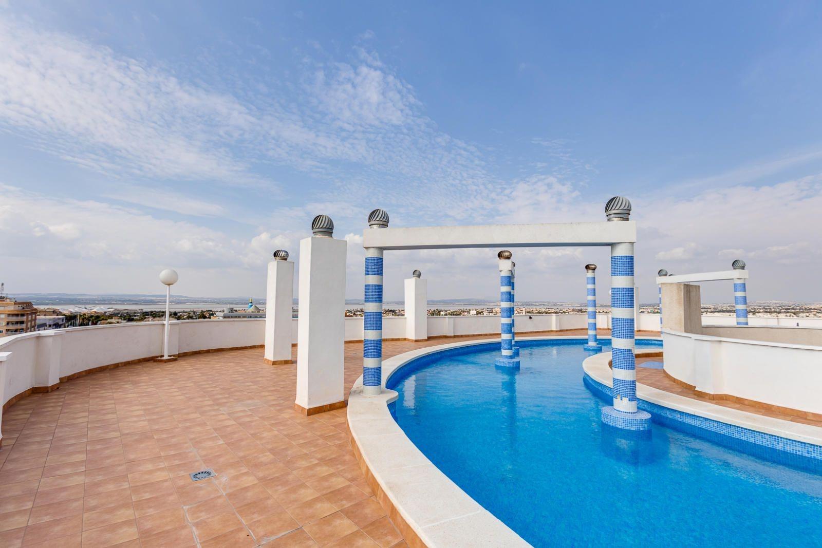 For sale - 2 Bedroom 1 Bathroom Apartment in Torrevieja - Centro  - Alicante