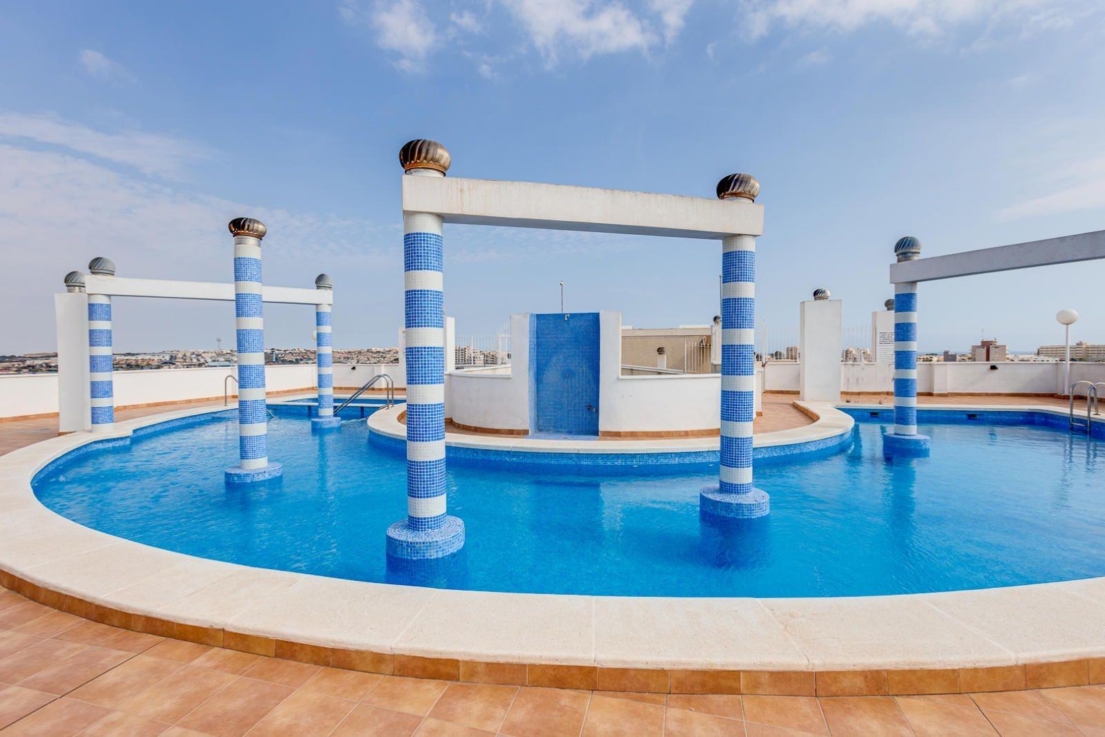For sale - 2 Bedroom 1 Bathroom Apartment in Torrevieja - Centro  - Alicante