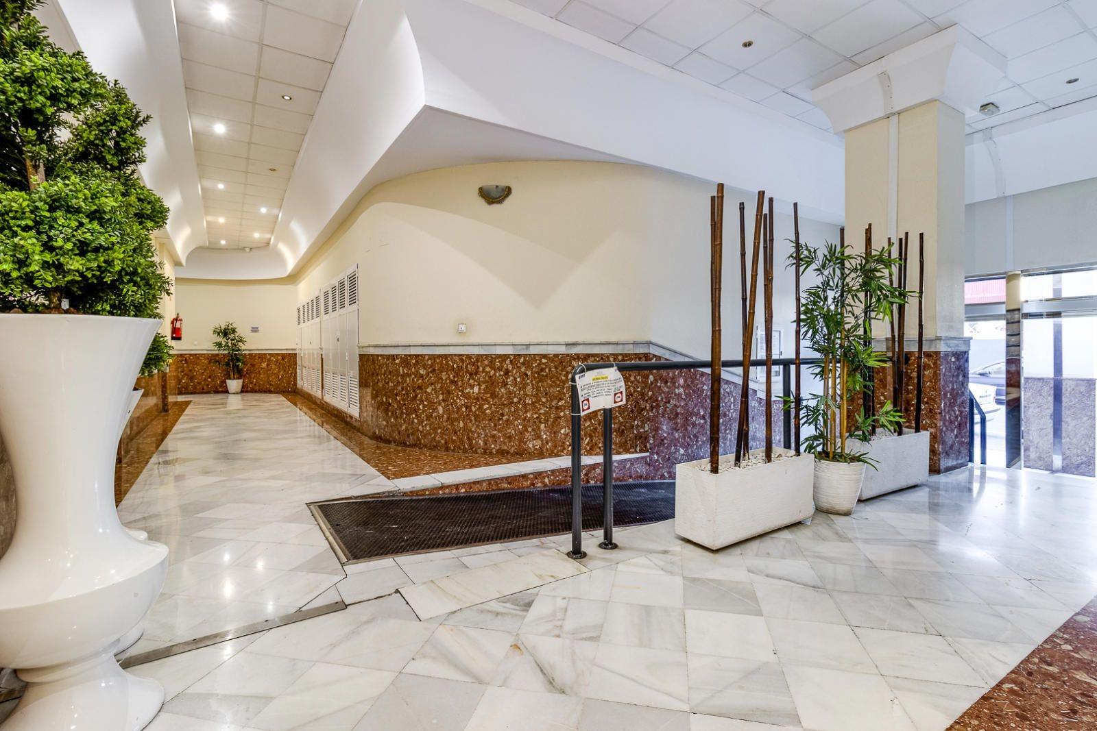 For sale - 2 Bedroom 1 Bathroom Apartment in Torrevieja - Centro  - Alicante