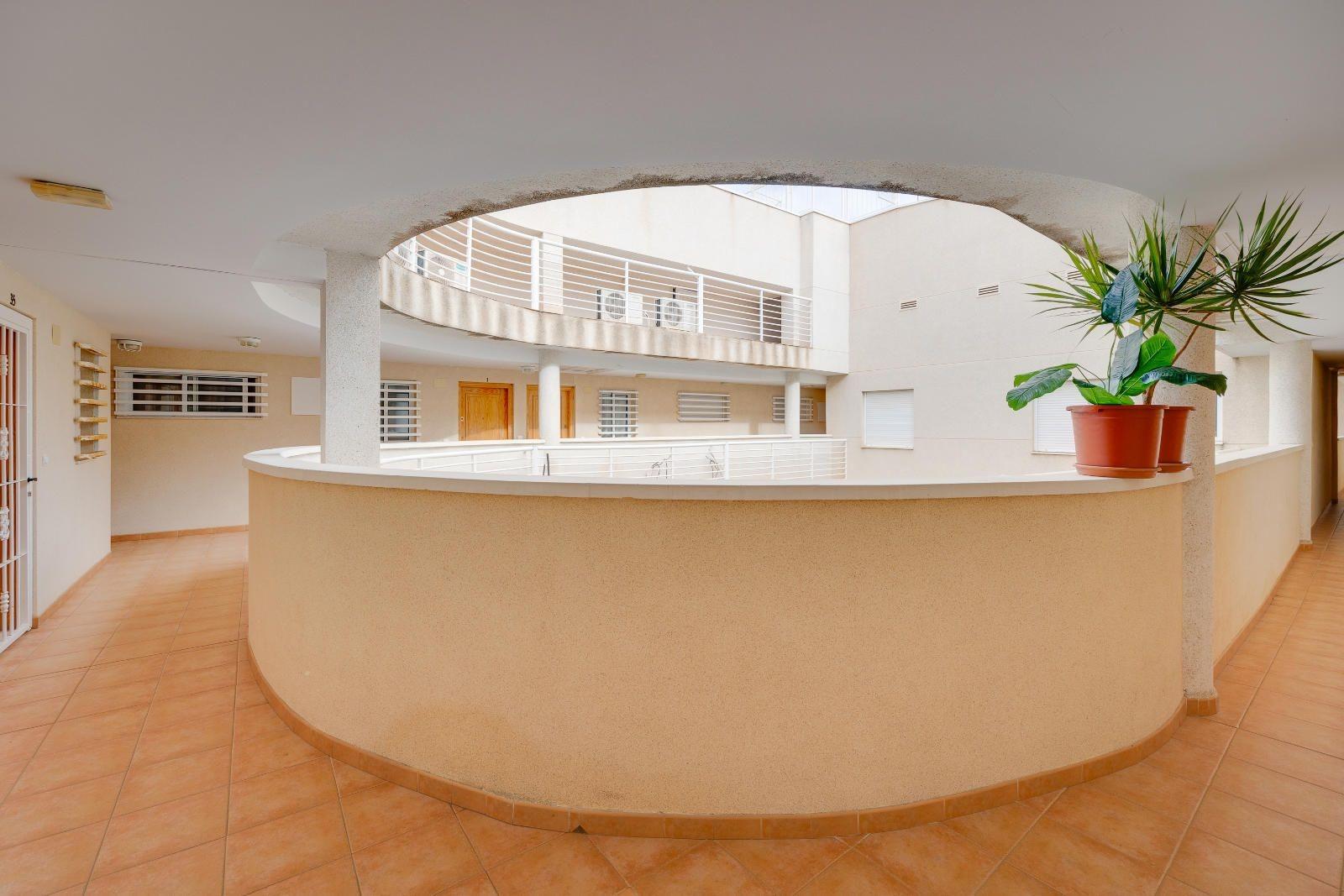 For sale - 2 Bedroom 1 Bathroom Apartment in Torrevieja - Centro  - Alicante