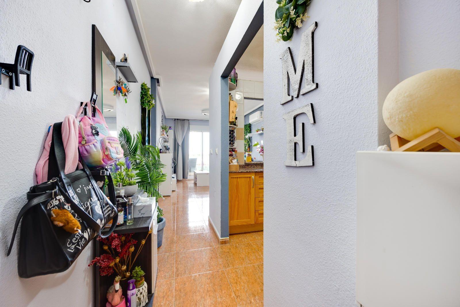For sale - 2 Bedroom 1 Bathroom Apartment in Torrevieja - Centro  - Alicante