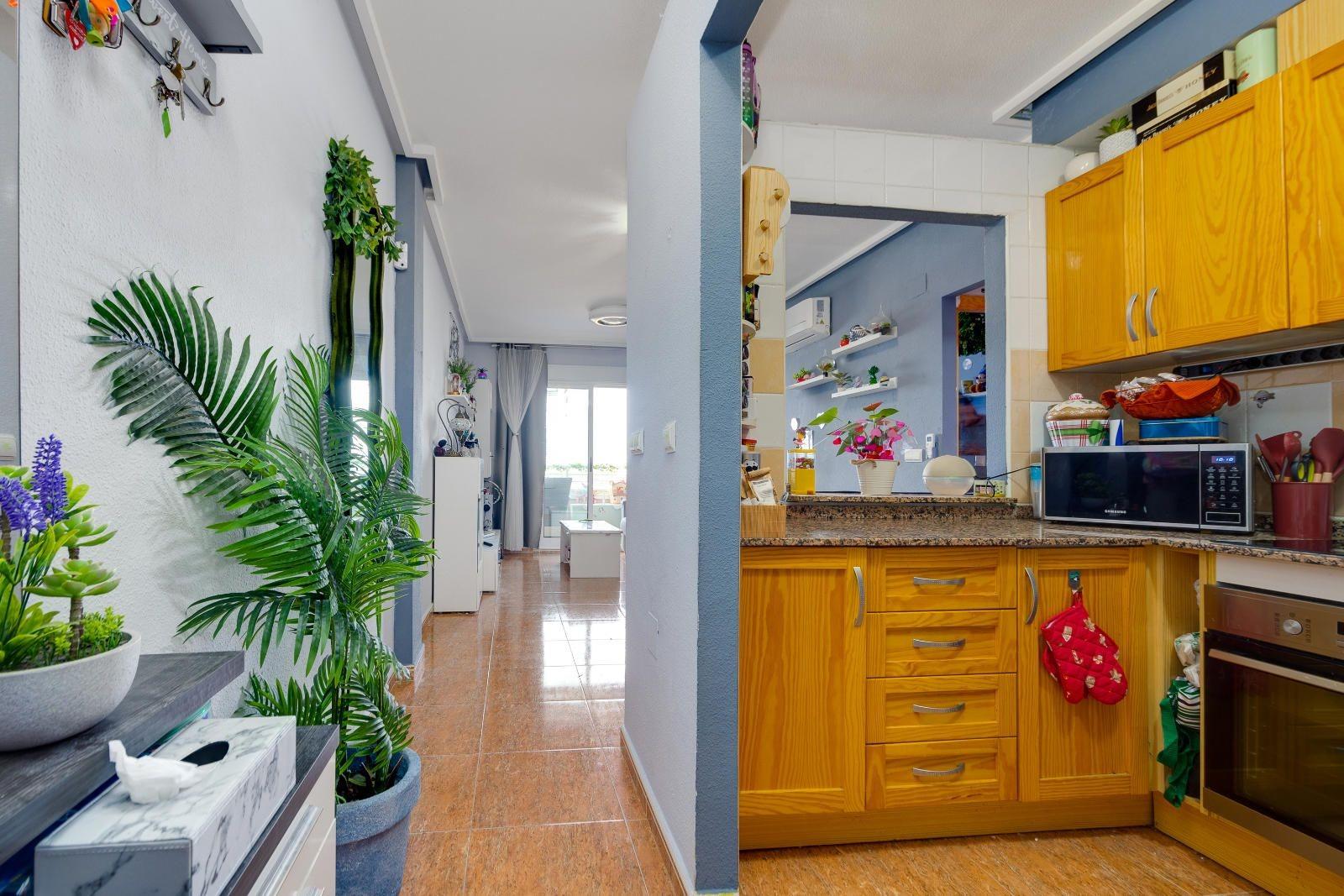 For sale - 2 Bedroom 1 Bathroom Apartment in Torrevieja - Centro  - Alicante