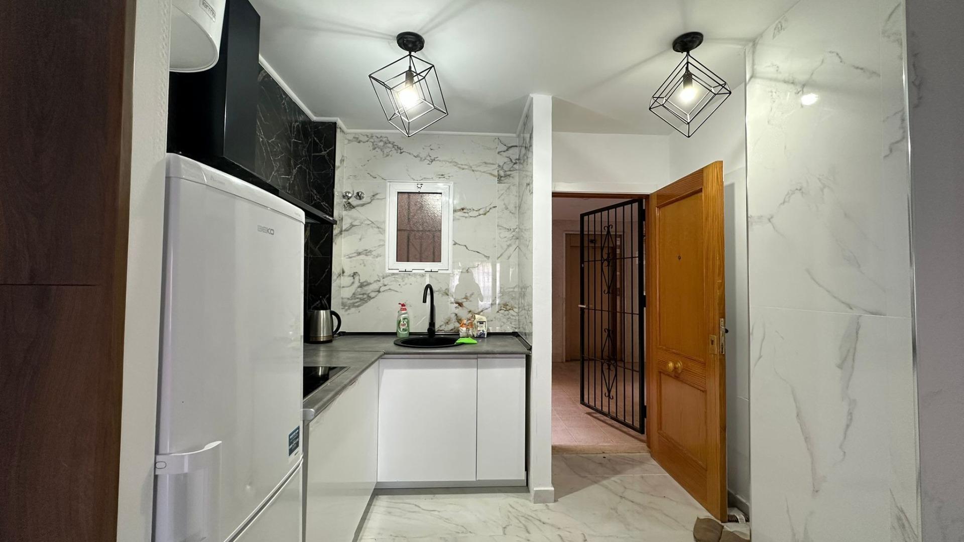 For sale - 2 Bedroom 1 Bathroom Apartment in Torrevieja - Torrevieja  - Alicante