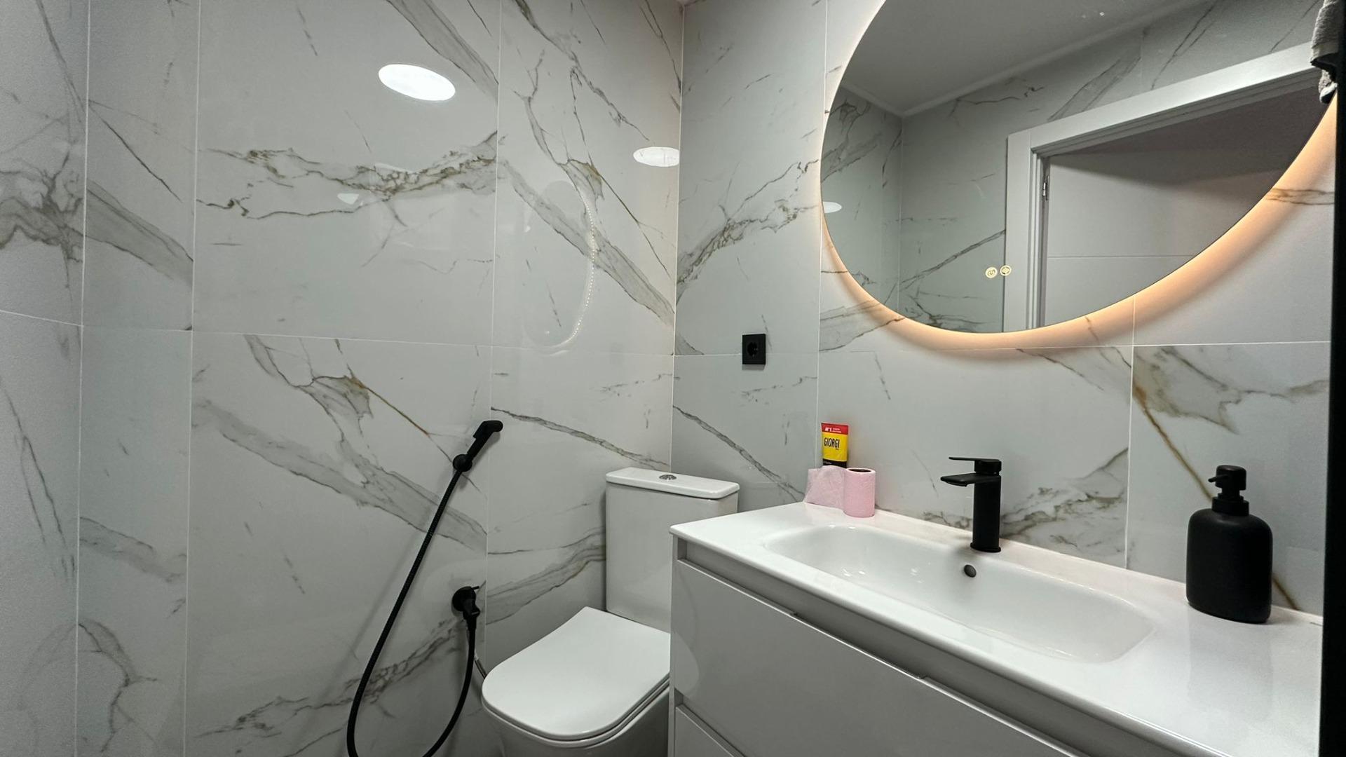 For sale - 2 Bedroom 1 Bathroom Apartment in Torrevieja - Torrevieja  - Alicante