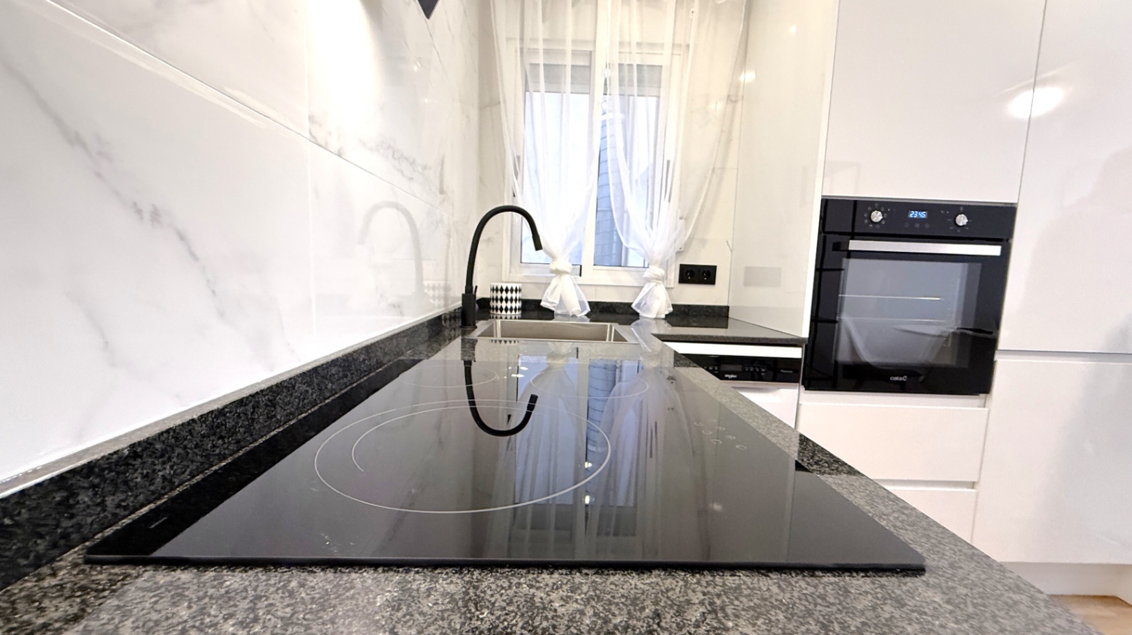 For sale - 2 Bedroom 1 Bathroom Apartment in Torrevieja - Costa Blanca  - Alicante