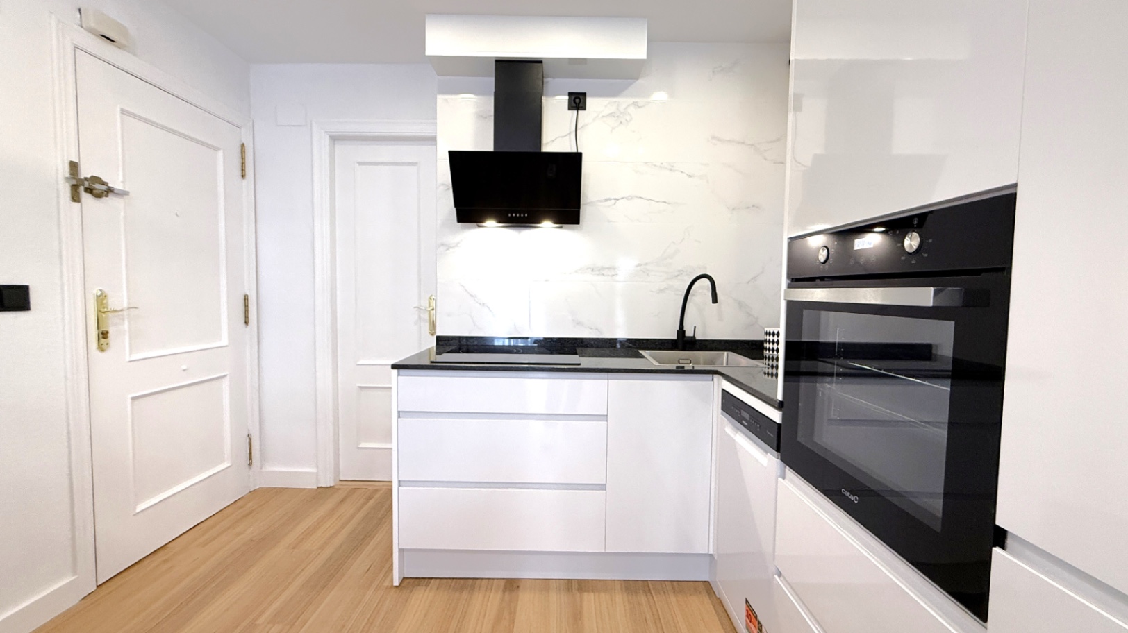 For sale - 2 Bedroom 1 Bathroom Apartment in Torrevieja - Costa Blanca  - Alicante