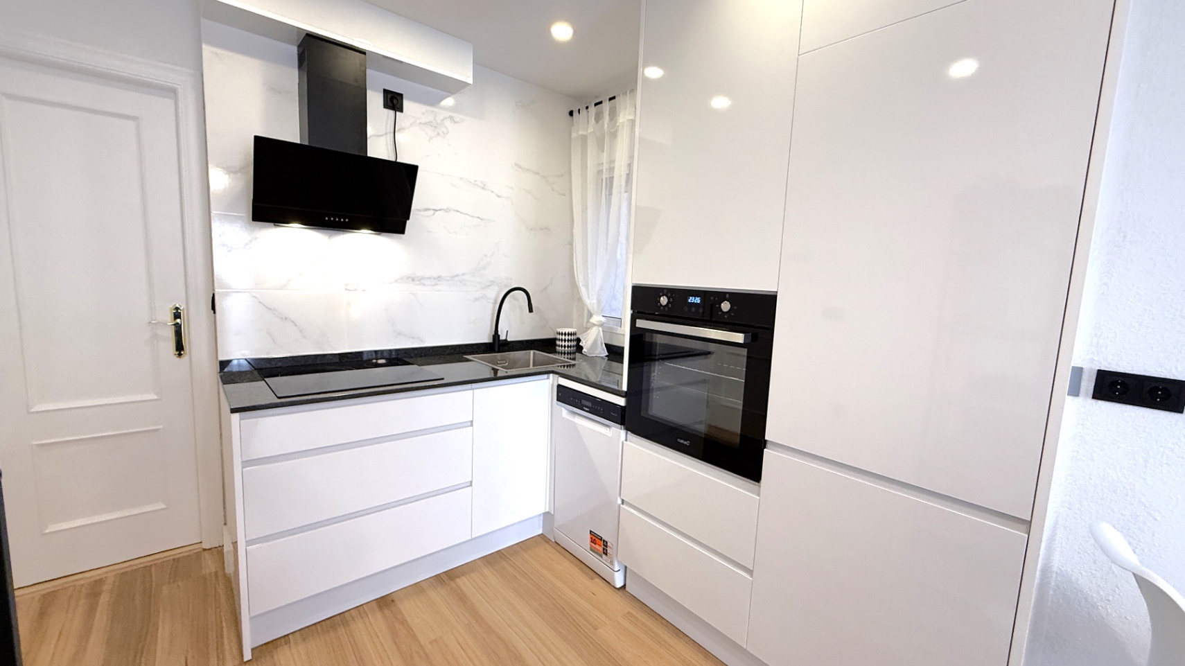 For sale - 2 Bedroom 1 Bathroom Apartment in Torrevieja - Costa Blanca  - Alicante