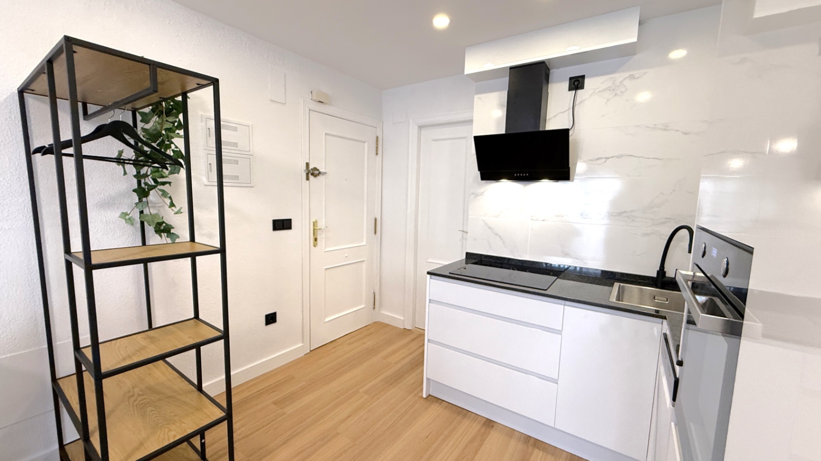 For sale - 2 Bedroom 1 Bathroom Apartment in Torrevieja - Costa Blanca  - Alicante