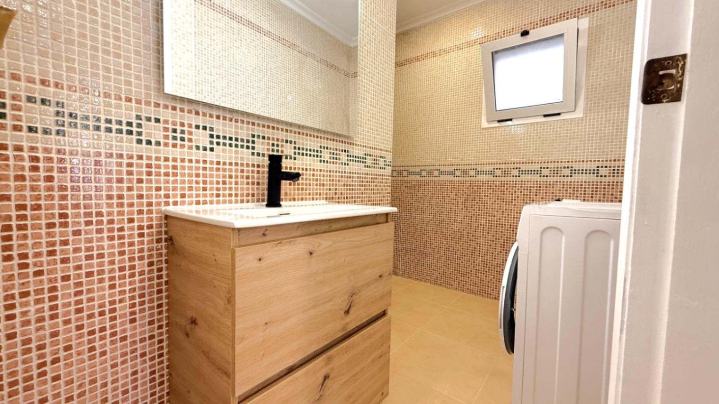 For sale - 2 Bedroom 1 Bathroom Apartment in Torrevieja - Costa Blanca  - Alicante