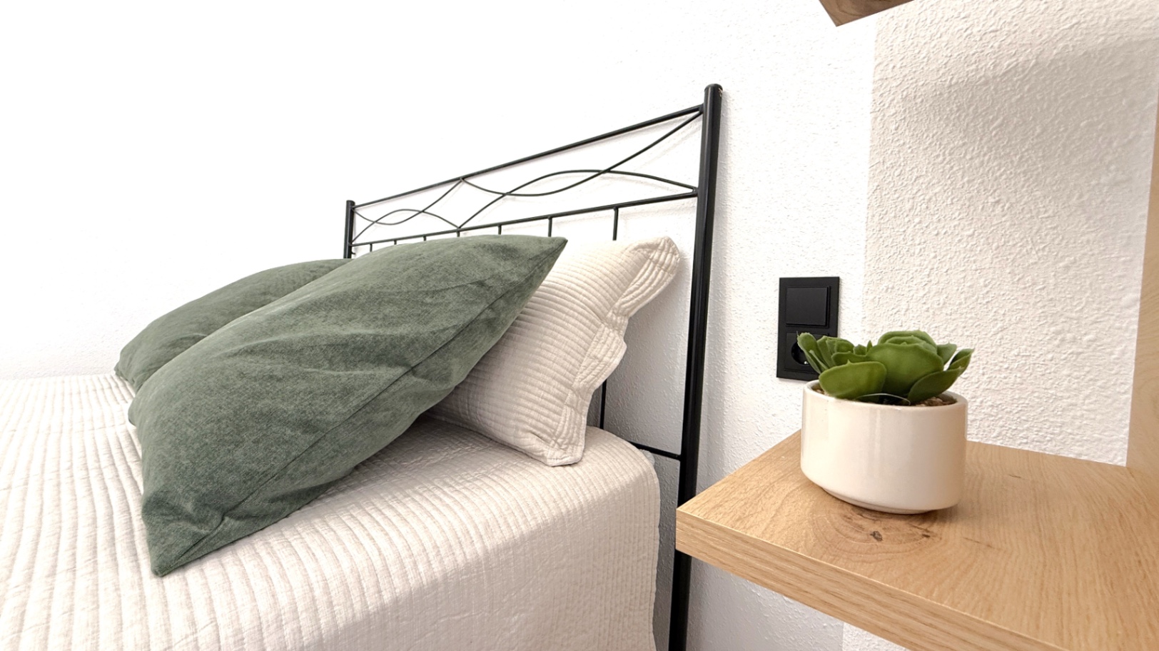 For sale - 2 Bedroom 1 Bathroom Apartment in Torrevieja - Costa Blanca  - Alicante