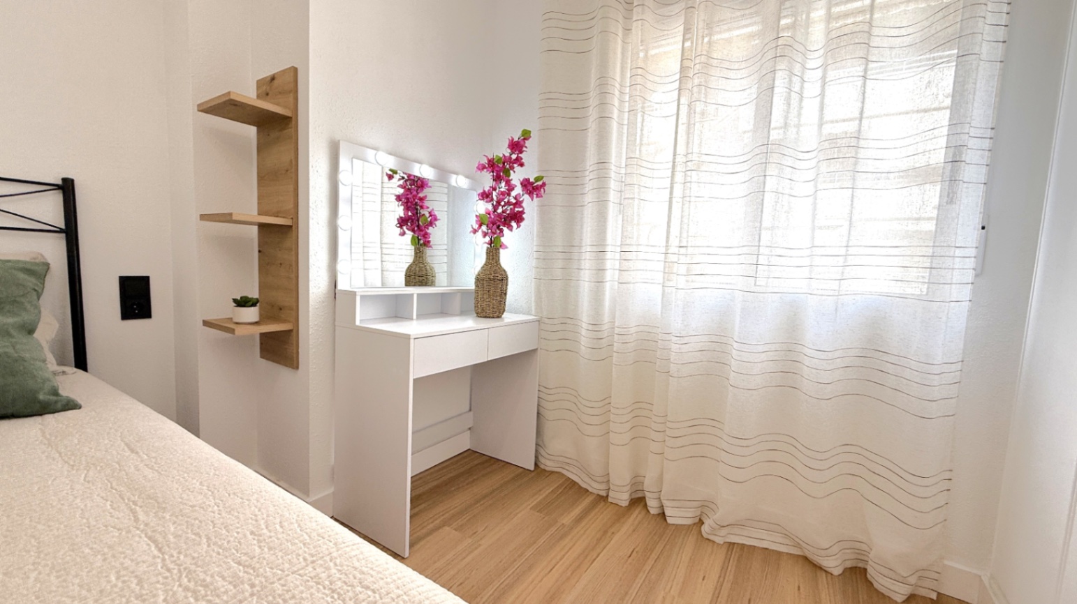 For sale - 2 Bedroom 1 Bathroom Apartment in Torrevieja - Costa Blanca  - Alicante