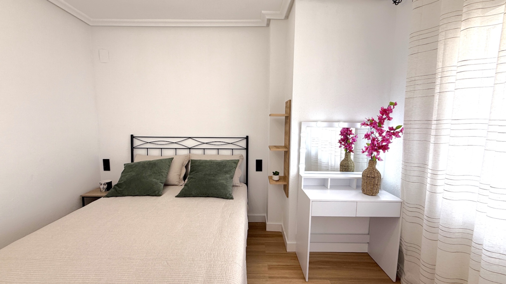 For sale - 2 Bedroom 1 Bathroom Apartment in Torrevieja - Costa Blanca  - Alicante