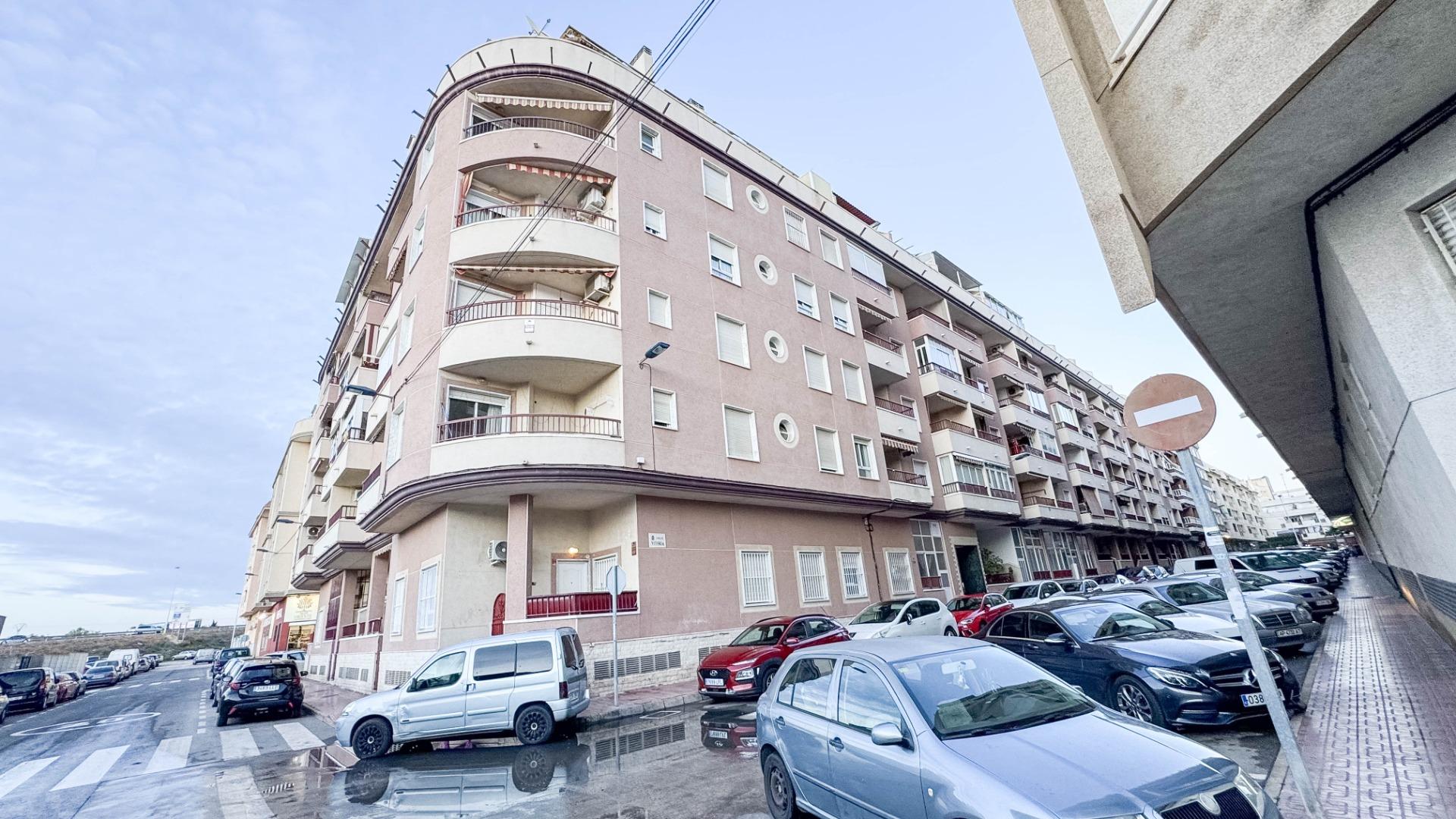 For sale - 3 Bedroom 2 Bathroom Apartment in Torrevieja - PARQUE DE LAS NACIONES  - Alicante