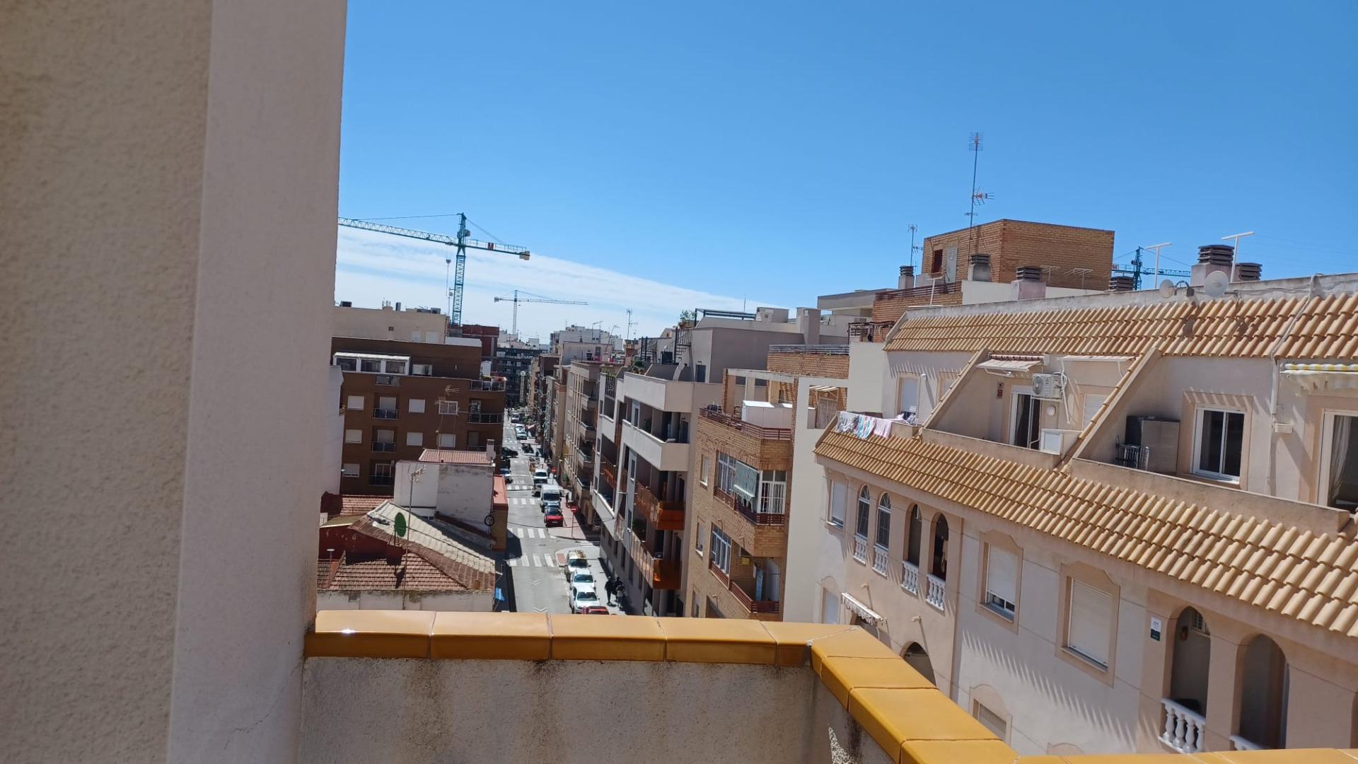 For sale - 3 Bedroom 1 Bathroom Penthouse in Torrevieja - El Molino  - Alicante
