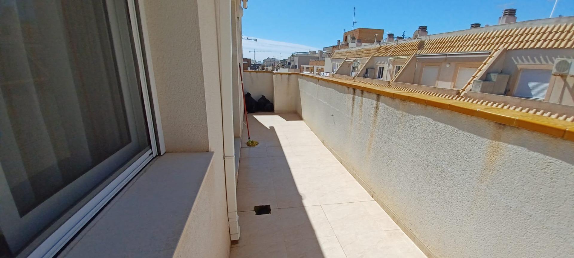 For sale - 3 Bedroom 1 Bathroom Penthouse in Torrevieja - El Molino  - Alicante