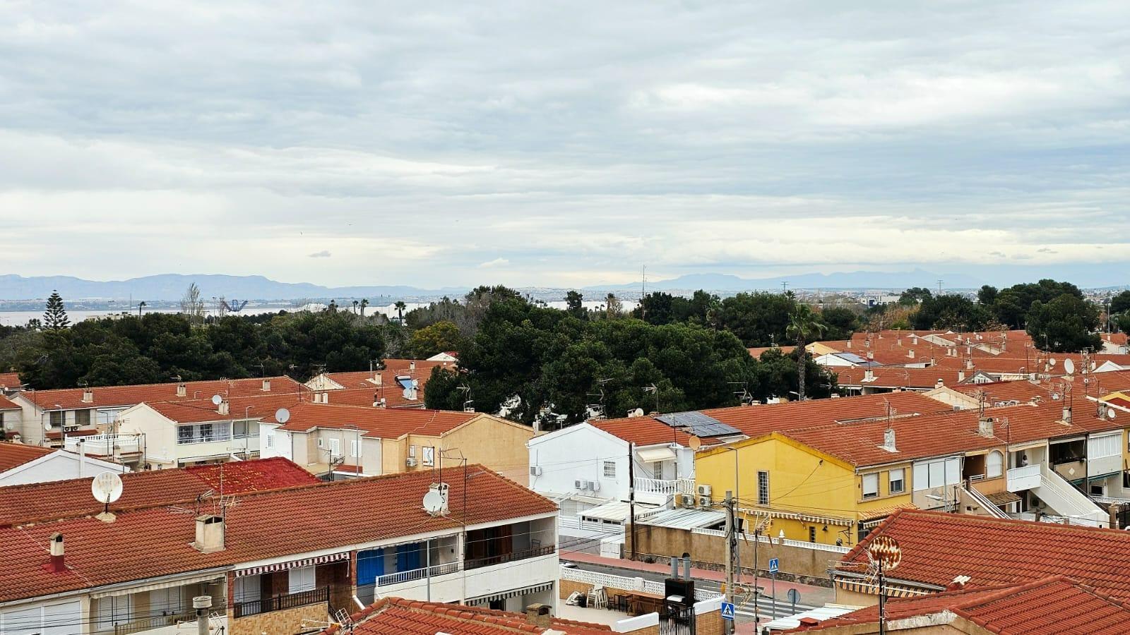 For sale - 2 Bedroom 1 Bathroom Apartment in Torrevieja - Playa De Los Naufragos  - Alicante