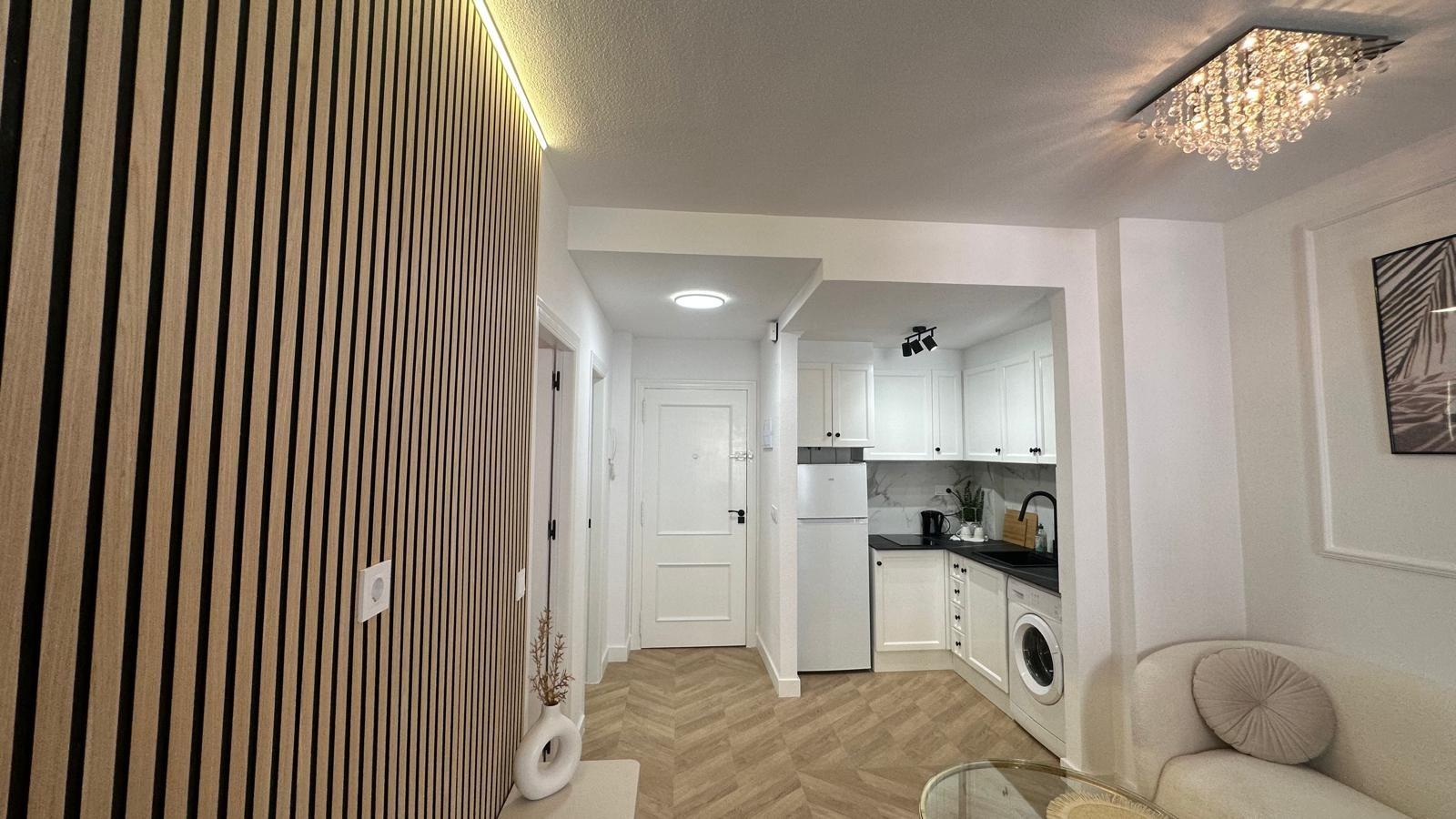 For sale - 2 Bedroom 1 Bathroom Apartment in Torrevieja - Centro  - Alicante