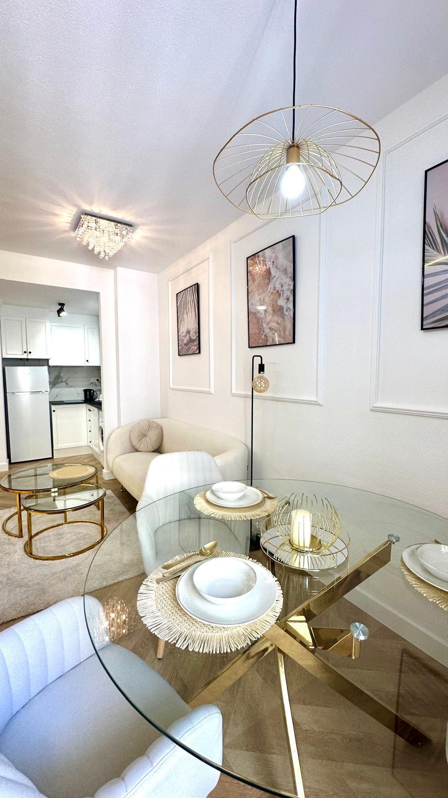 For sale - 2 Bedroom 1 Bathroom Apartment in Torrevieja - Centro  - Alicante