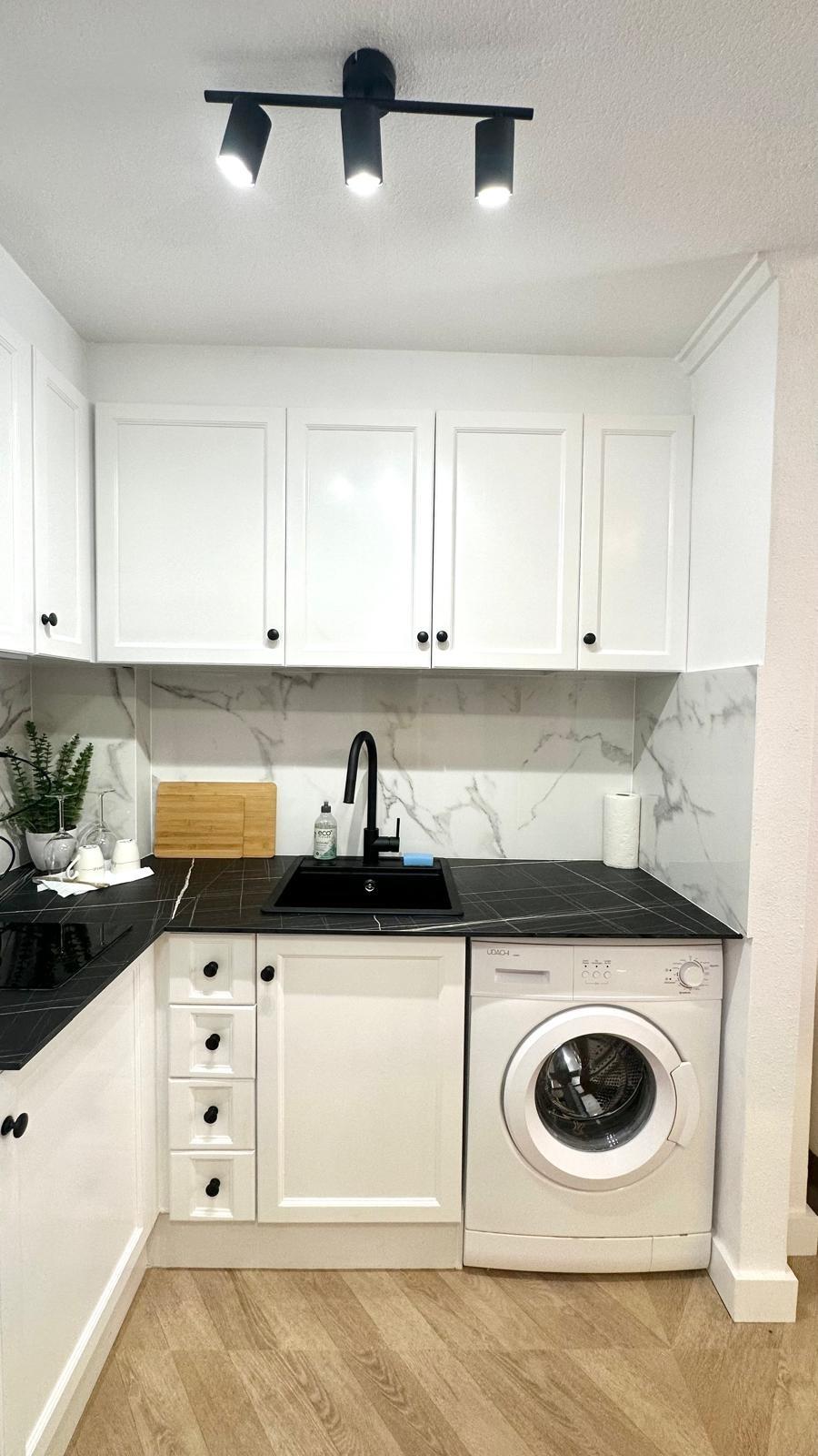 For sale - 2 Bedroom 1 Bathroom Apartment in Torrevieja - Centro  - Alicante