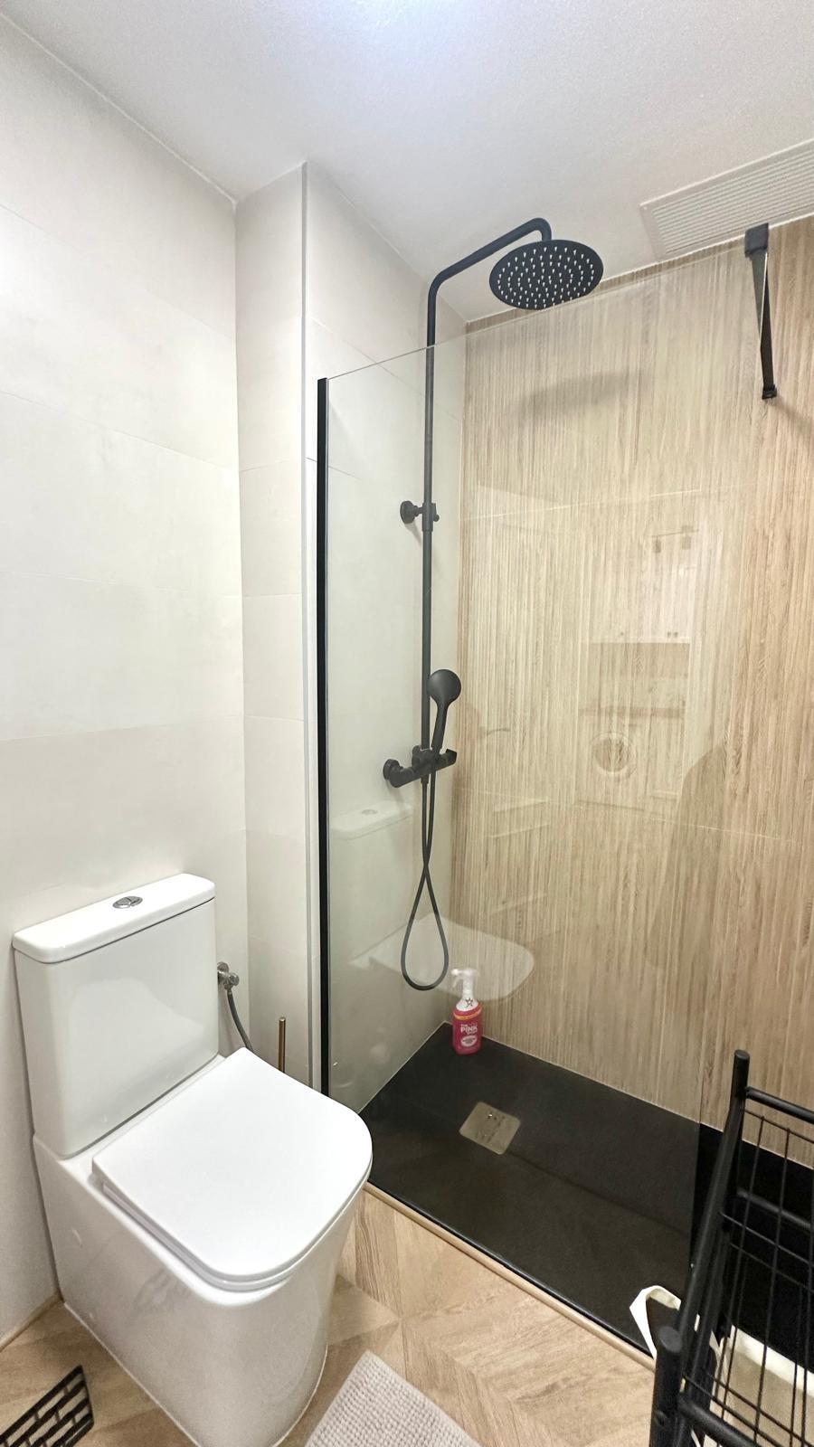 For sale - 2 Bedroom 1 Bathroom Apartment in Torrevieja - Centro  - Alicante
