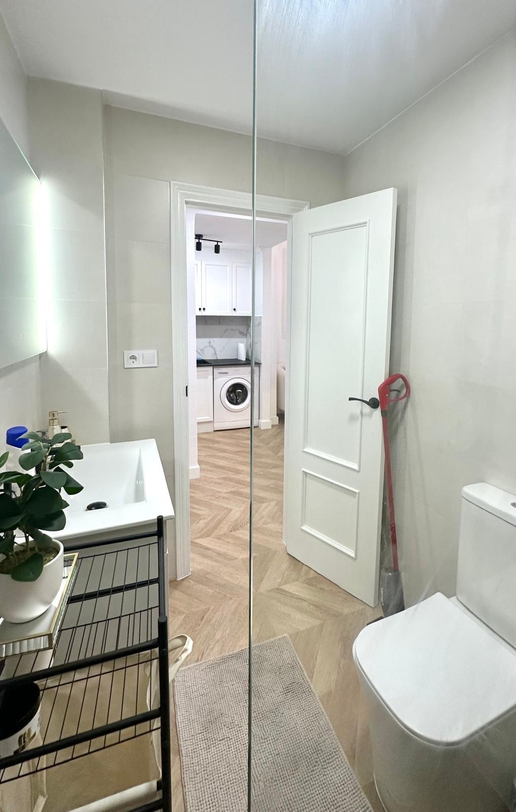 For sale - 2 Bedroom 1 Bathroom Apartment in Torrevieja - Centro  - Alicante