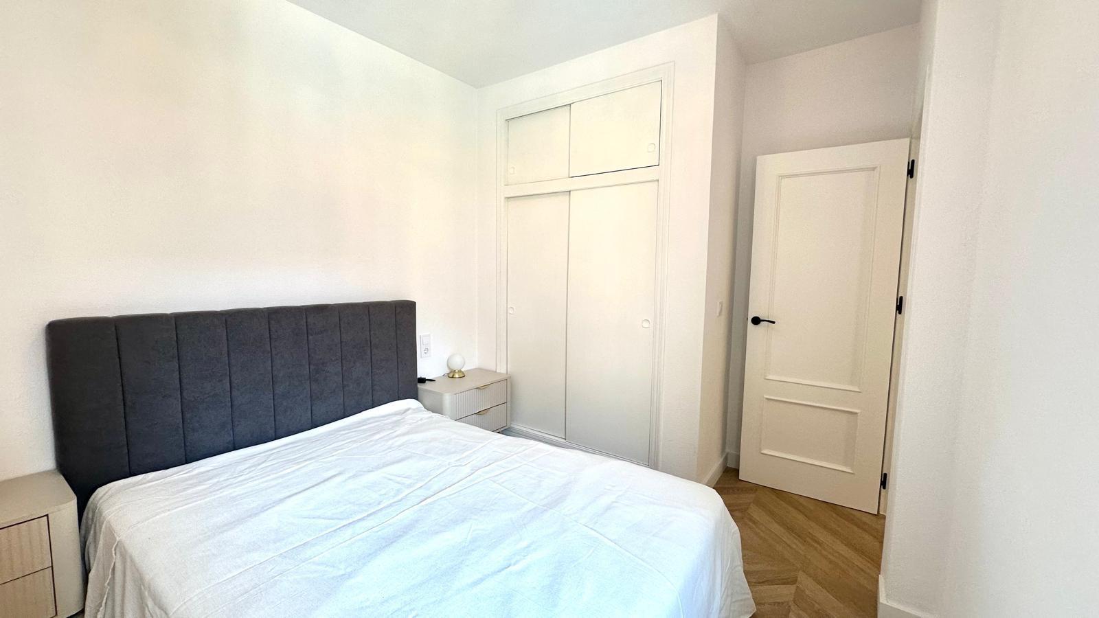 For sale - 2 Bedroom 1 Bathroom Apartment in Torrevieja - Centro  - Alicante