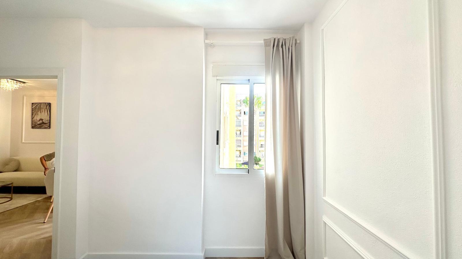 For sale - 2 Bedroom 1 Bathroom Apartment in Torrevieja - Centro  - Alicante