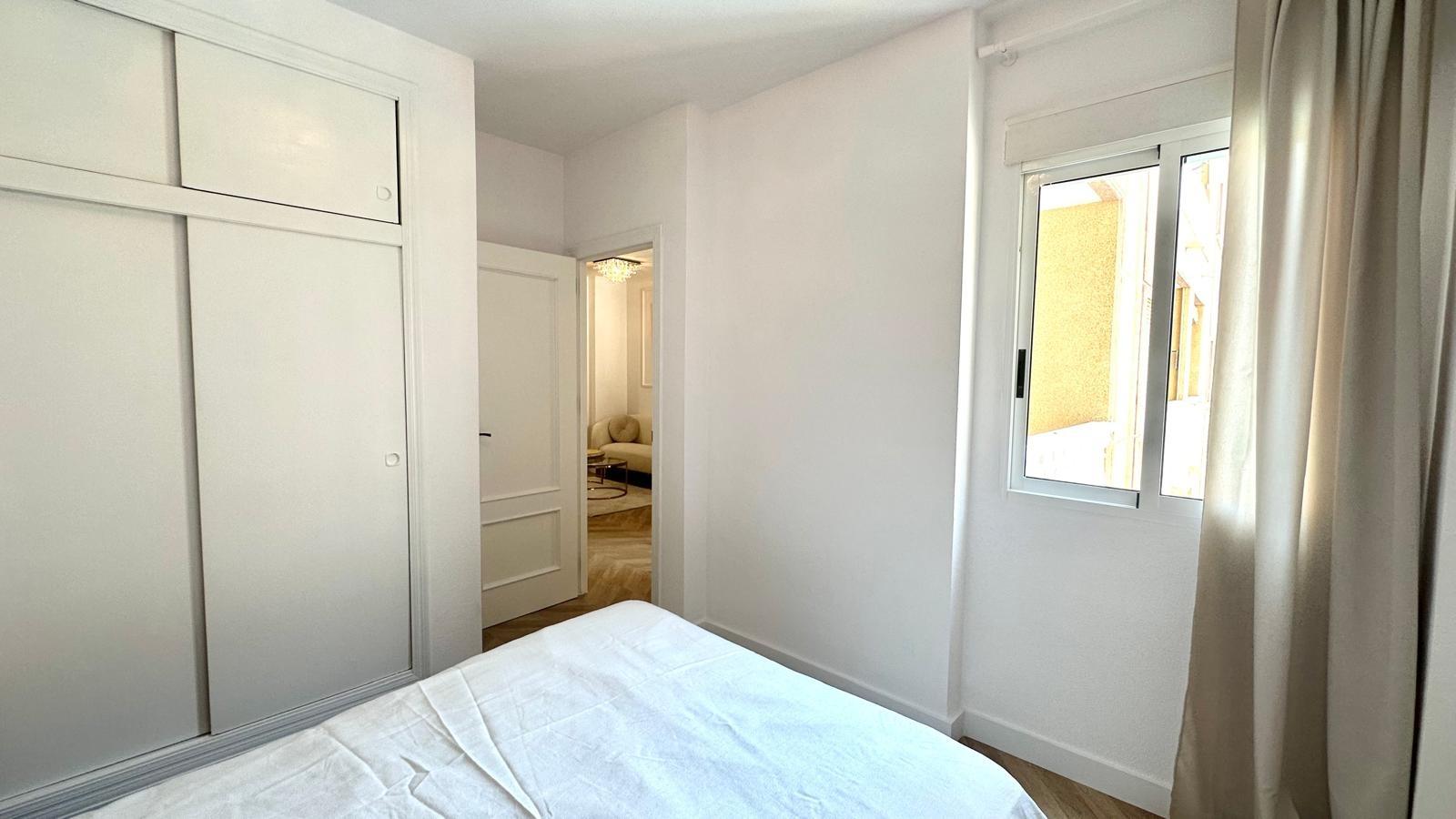 For sale - 2 Bedroom 1 Bathroom Apartment in Torrevieja - Centro  - Alicante
