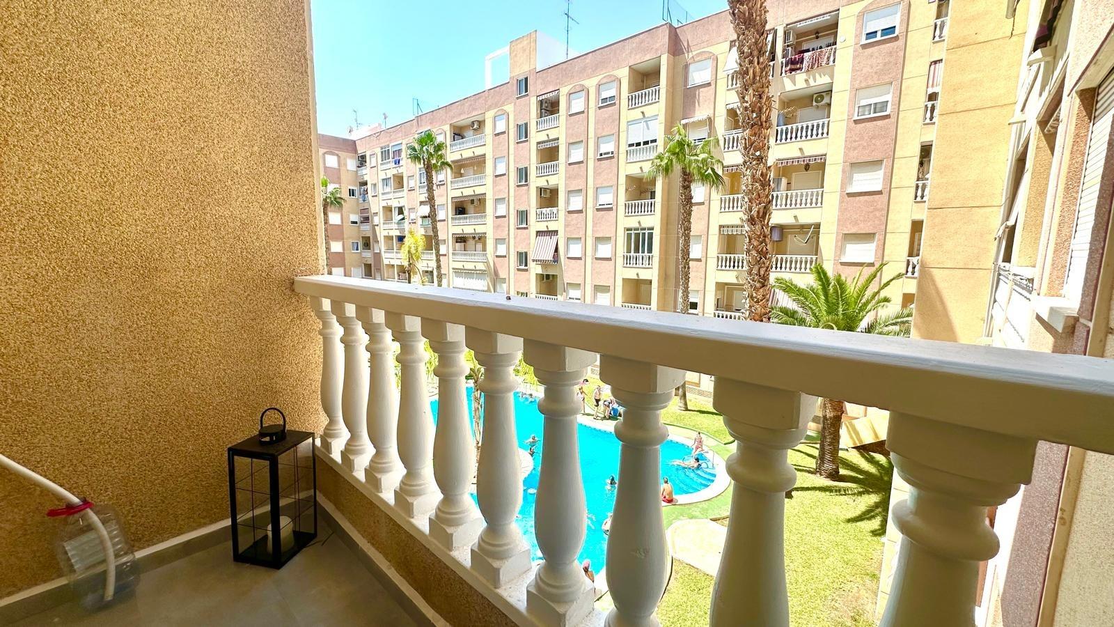 For sale - 2 Bedroom 1 Bathroom Apartment in Torrevieja - Centro  - Alicante