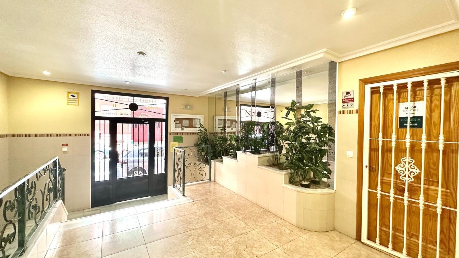 For sale - 2 Bedroom 1 Bathroom Apartment in Torrevieja - Centro  - Alicante