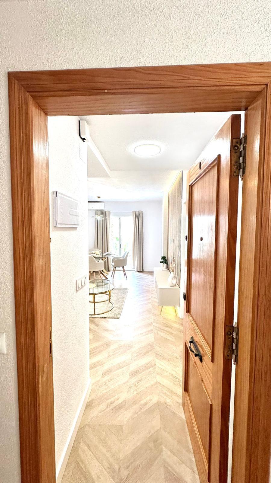 For sale - 2 Bedroom 1 Bathroom Apartment in Torrevieja - Centro  - Alicante