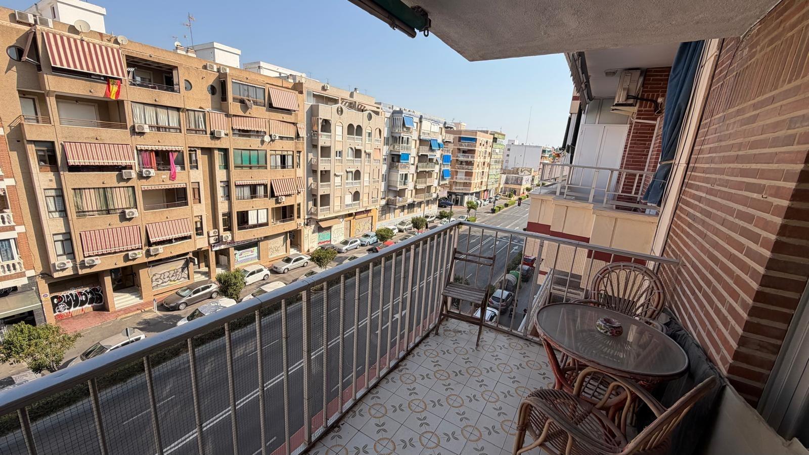 For sale - 2 Bedroom 1 Bathroom Apartment in Torrevieja - Acequion  - Alicante