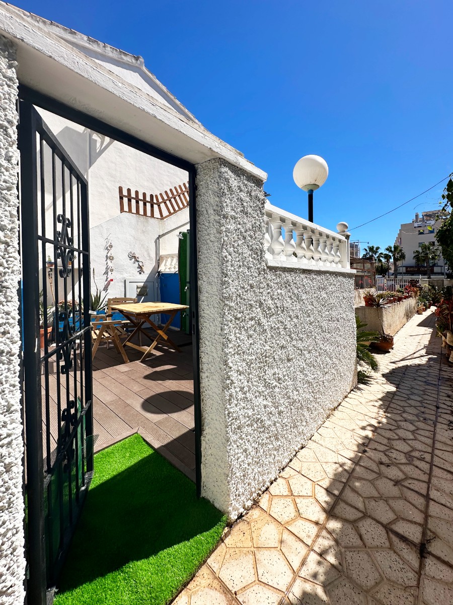 For sale - 2 Bedroom 1 Bathroom Bungalow in Orihuela Costa - Costa Blanca  - Alicante