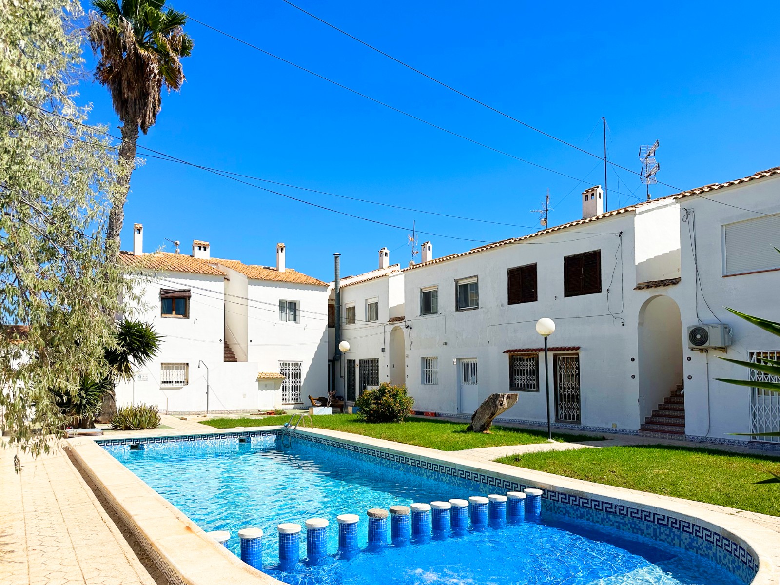 For sale - 2 Bedroom 1 Bathroom Bungalow in Orihuela Costa - Costa Blanca  - Alicante