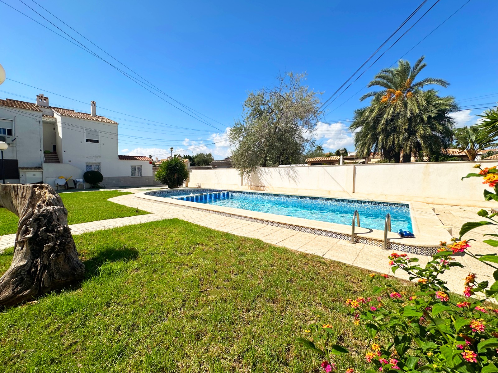 For sale - 2 Bedroom 1 Bathroom Bungalow in Orihuela Costa - Costa Blanca  - Alicante