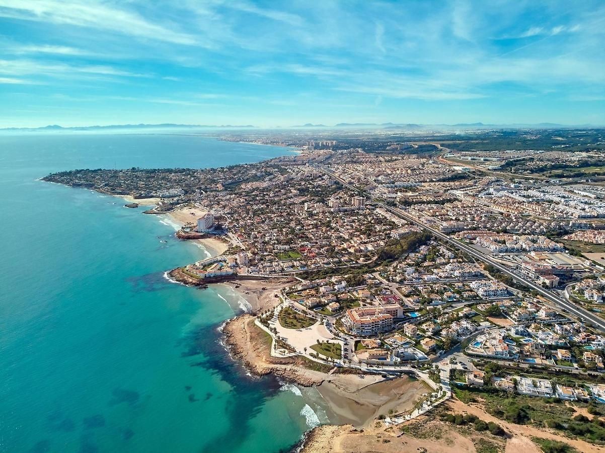 For sale - 2 Bedroom 1 Bathroom Bungalow in Orihuela Costa - Costa Blanca  - Alicante