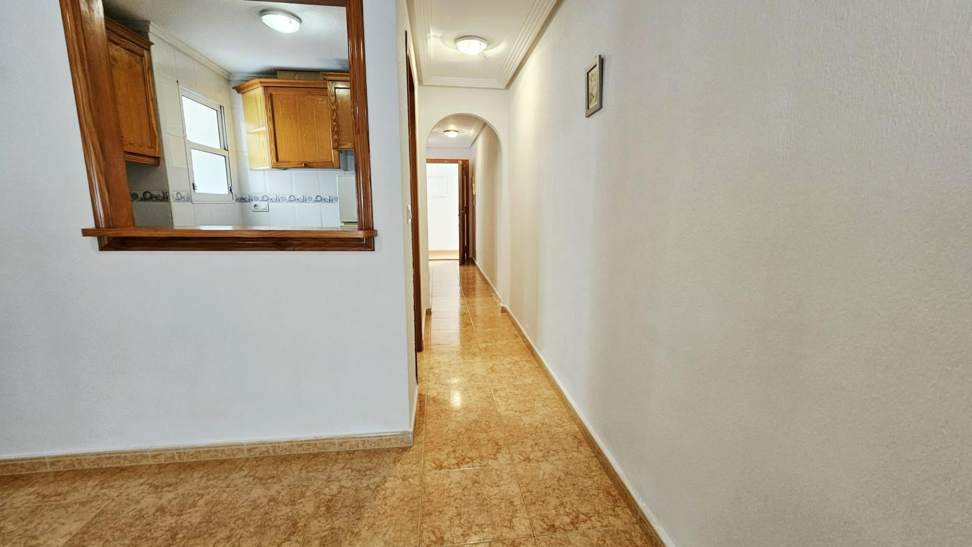 For sale - 2 Bedroom 1 Bathroom Apartment in Torrevieja - Curva Del Palangre  - Alicante