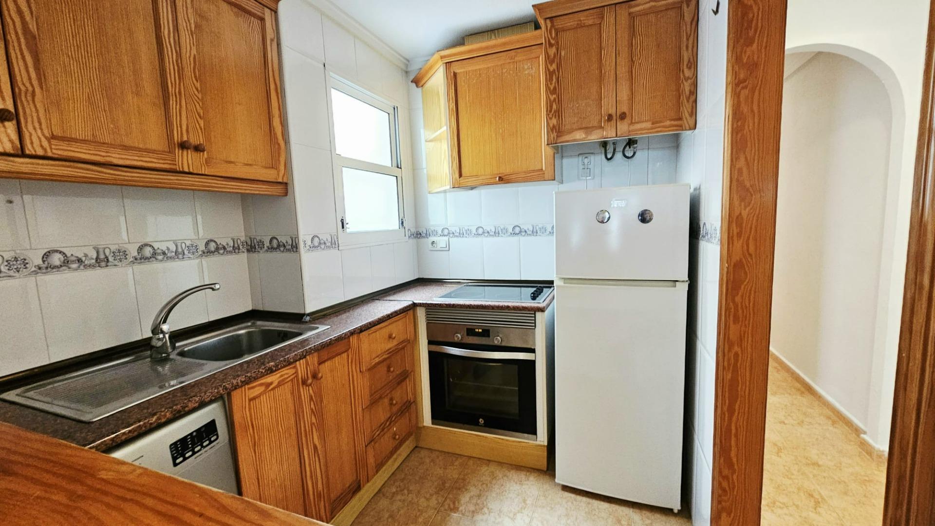 For sale - 2 Bedroom 1 Bathroom Apartment in Torrevieja - Curva Del Palangre  - Alicante