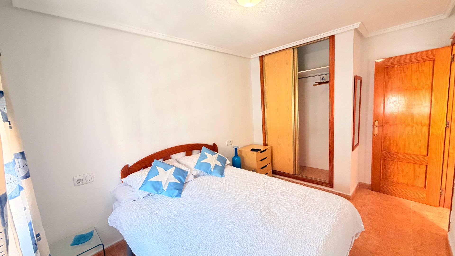For sale - 2 Bedroom 1 Bathroom Apartment in Torrevieja - Curva Del Palangre  - Alicante