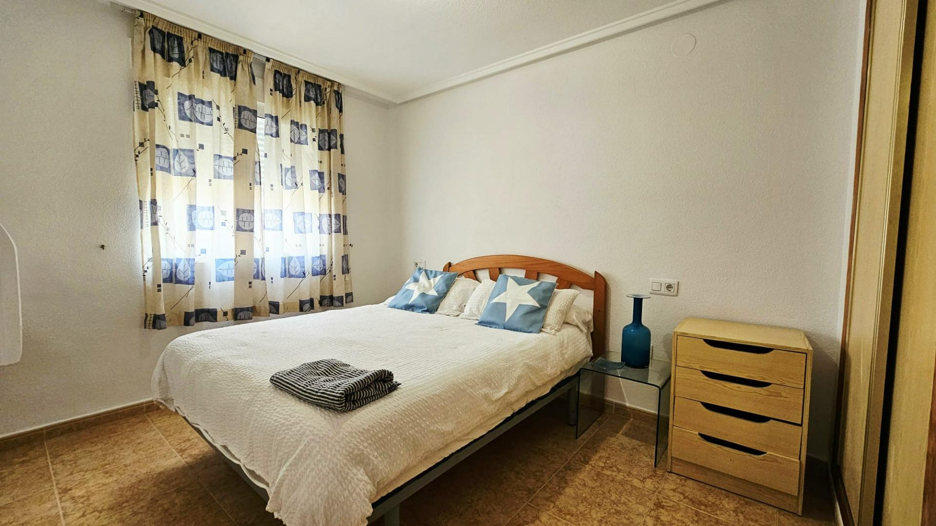 For sale - 2 Bedroom 1 Bathroom Apartment in Torrevieja - Curva Del Palangre  - Alicante