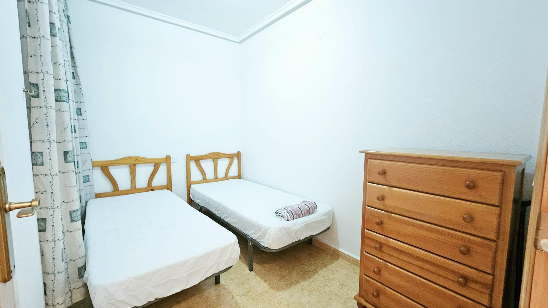 For sale - 2 Bedroom 1 Bathroom Apartment in Torrevieja - Curva Del Palangre  - Alicante