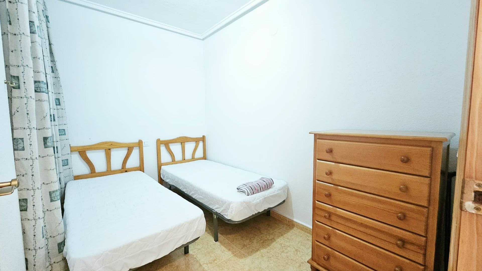 For sale - 2 Bedroom 1 Bathroom Apartment in Torrevieja - Curva Del Palangre  - Alicante