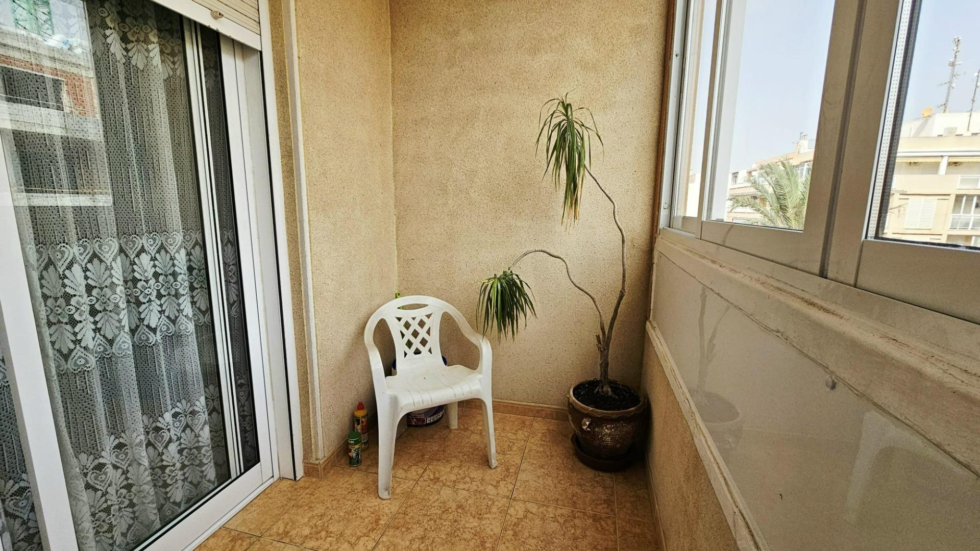 For sale - 2 Bedroom 1 Bathroom Apartment in Torrevieja - Curva Del Palangre  - Alicante