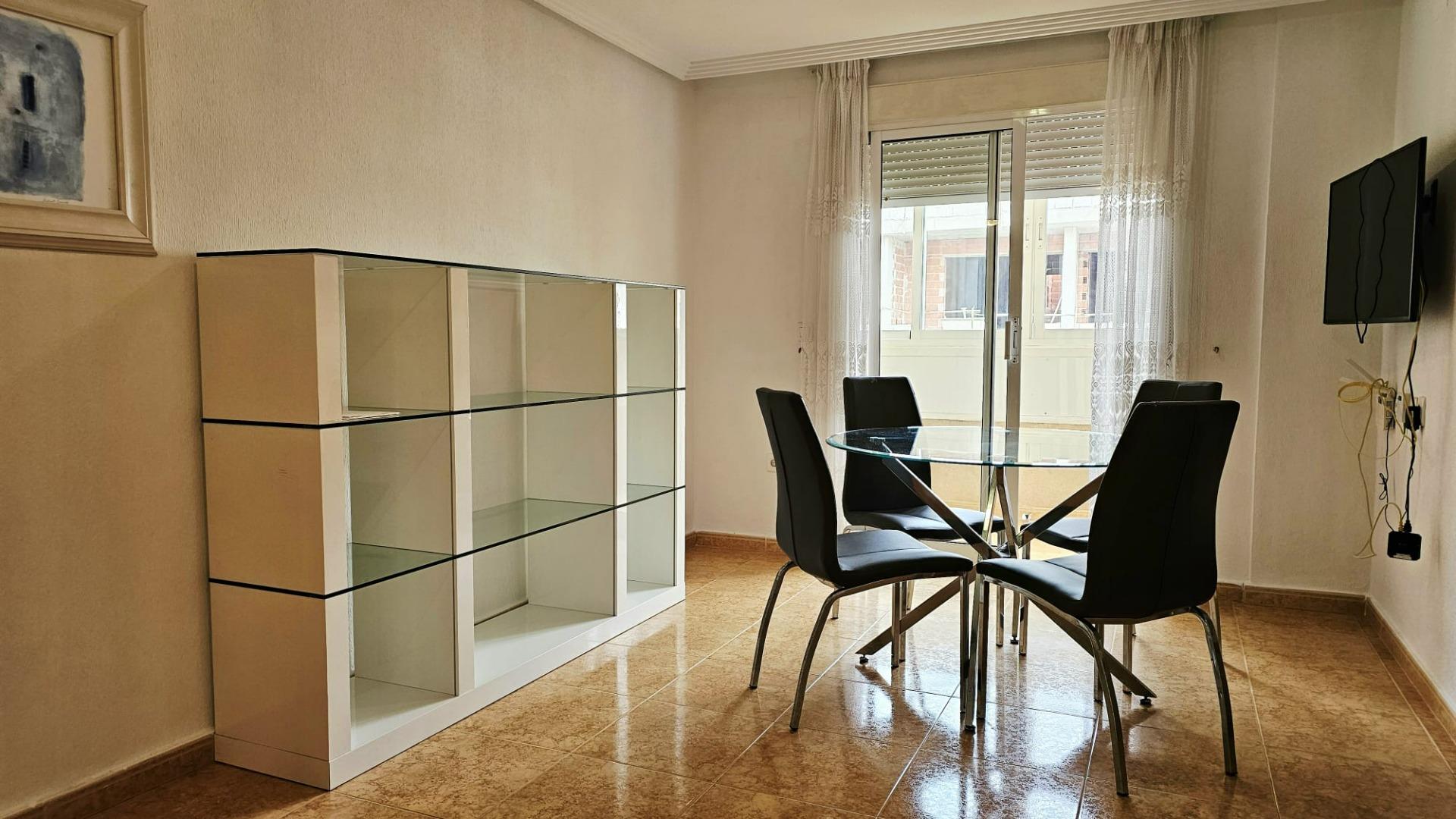 For sale - 2 Bedroom 1 Bathroom Apartment in Torrevieja - Curva Del Palangre  - Alicante