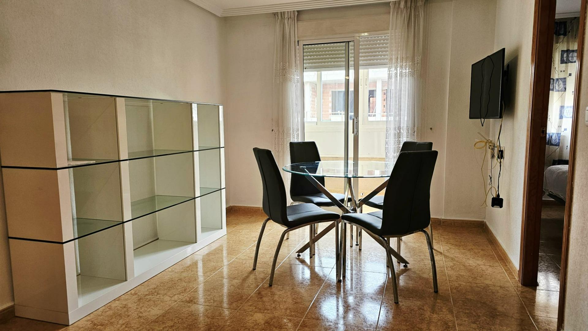 For sale - 2 Bedroom 1 Bathroom Apartment in Torrevieja - Curva Del Palangre  - Alicante