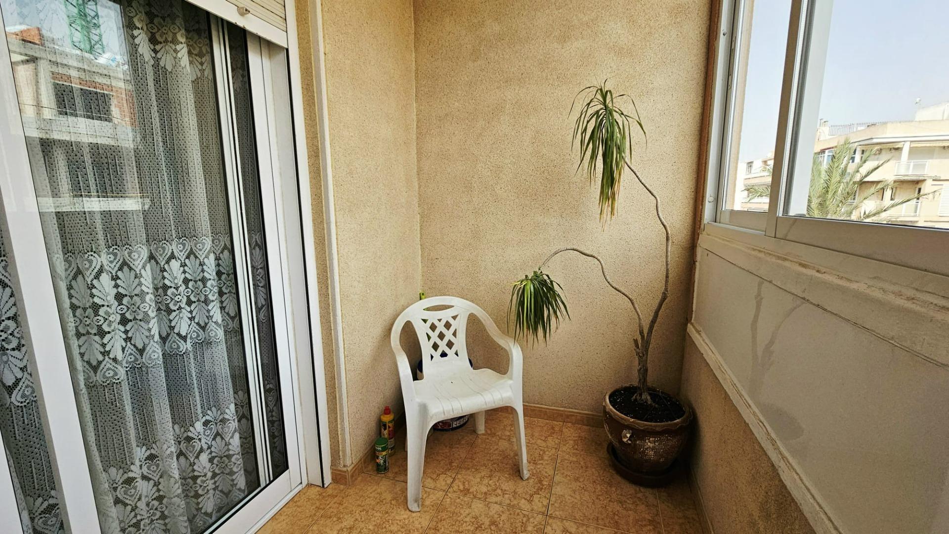 For sale - 2 Bedroom 1 Bathroom Apartment in Torrevieja - Curva Del Palangre  - Alicante